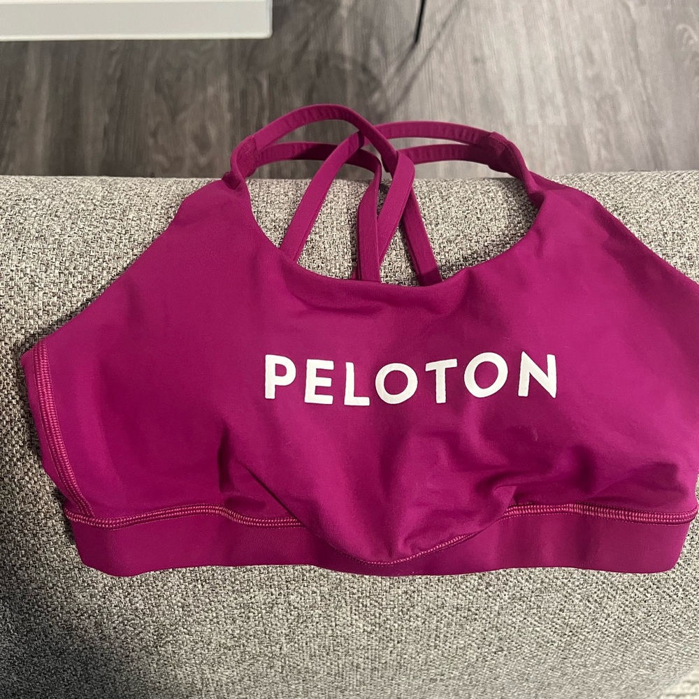 Peloton x Lululemon Energy Bra - Fuschia